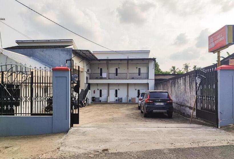 Hotel Reddoorz Syariah Near Lapangan Persijam Jambi