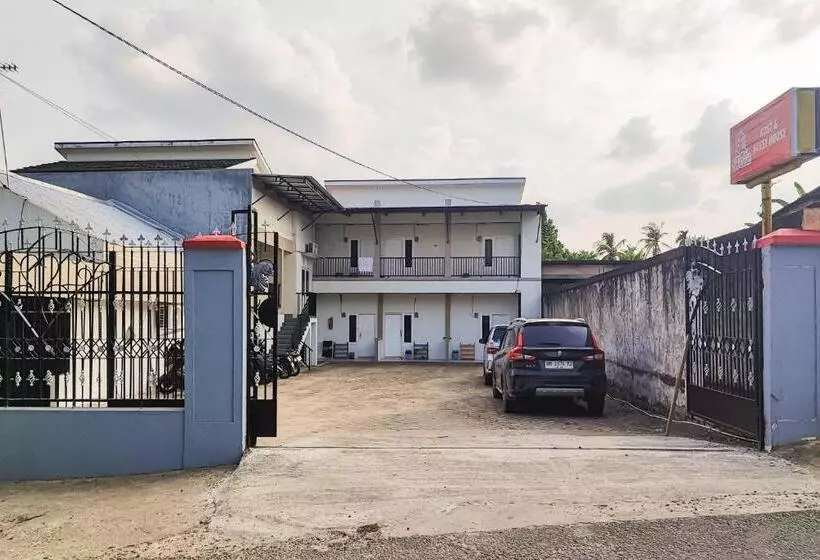 هتل Reddoorz Syariah Near Lapangan Persijam Jambi