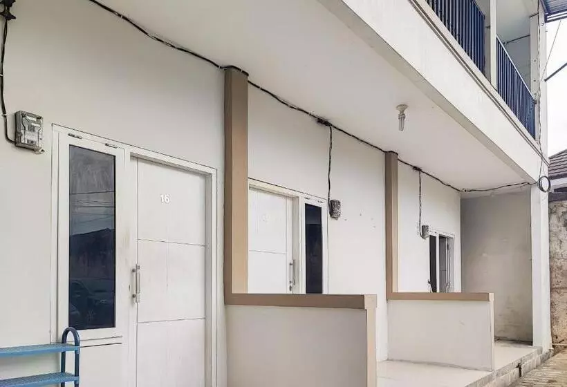 هتل Reddoorz Syariah Near Lapangan Persijam Jambi