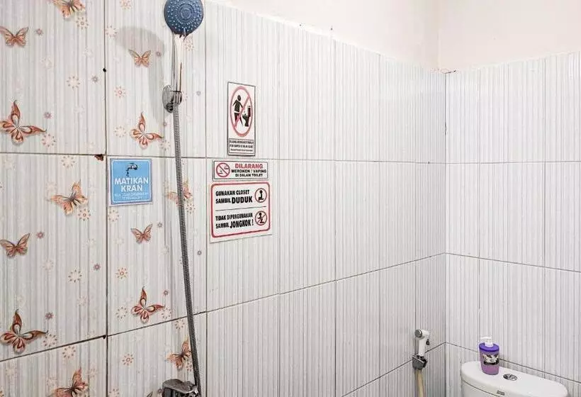 هتل Reddoorz Syariah Near Lapangan Persijam Jambi