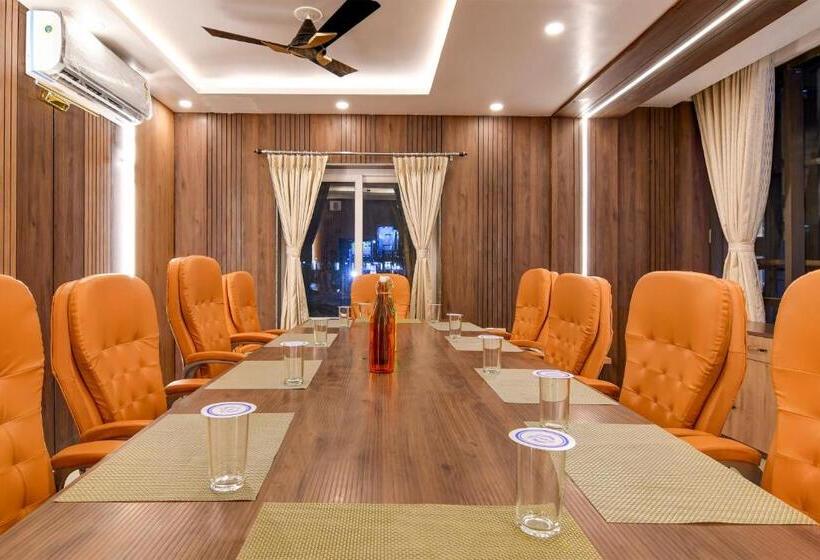 호텔 Super Townhouse Oak Bulbuli Neer