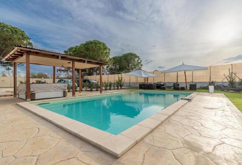 Villa Cangiano B&b And Pool