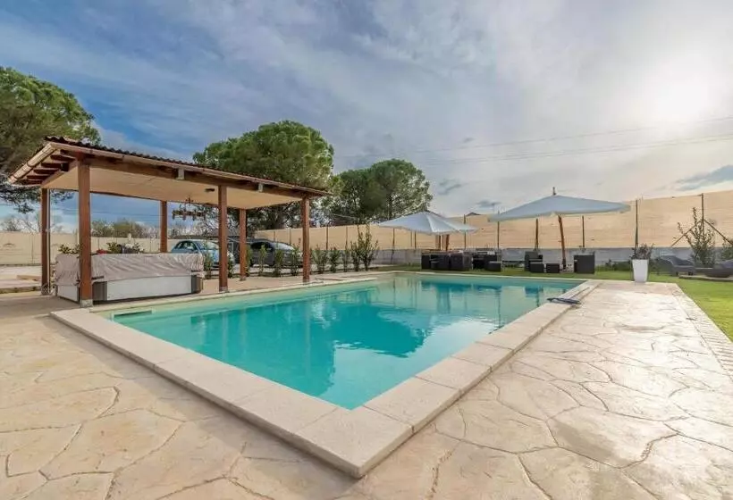 Villa Cangiano B&b And Pool