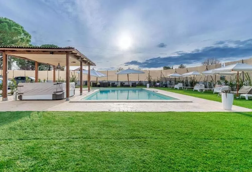 Villa Cangiano B&b And Pool