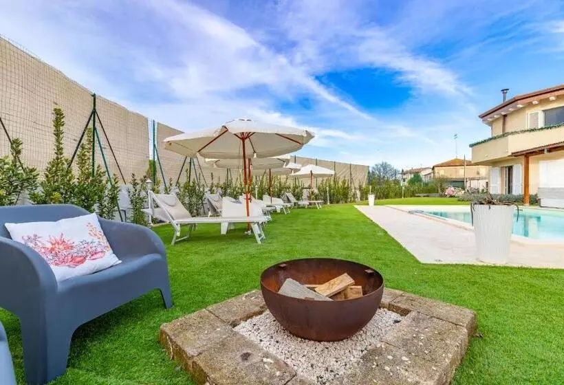 Villa Cangiano B&b And Pool