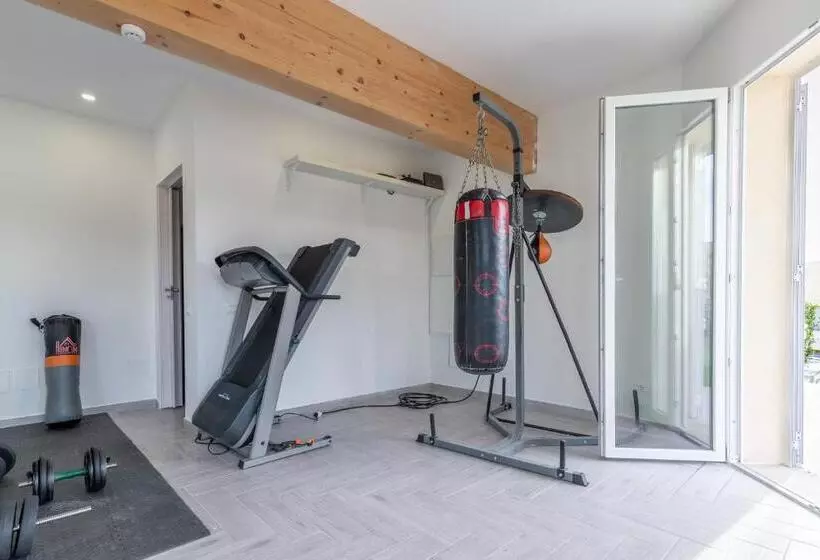 Villa Cangiano B&b And Pool