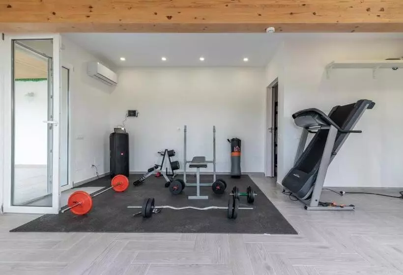 Villa Cangiano B&b And Pool