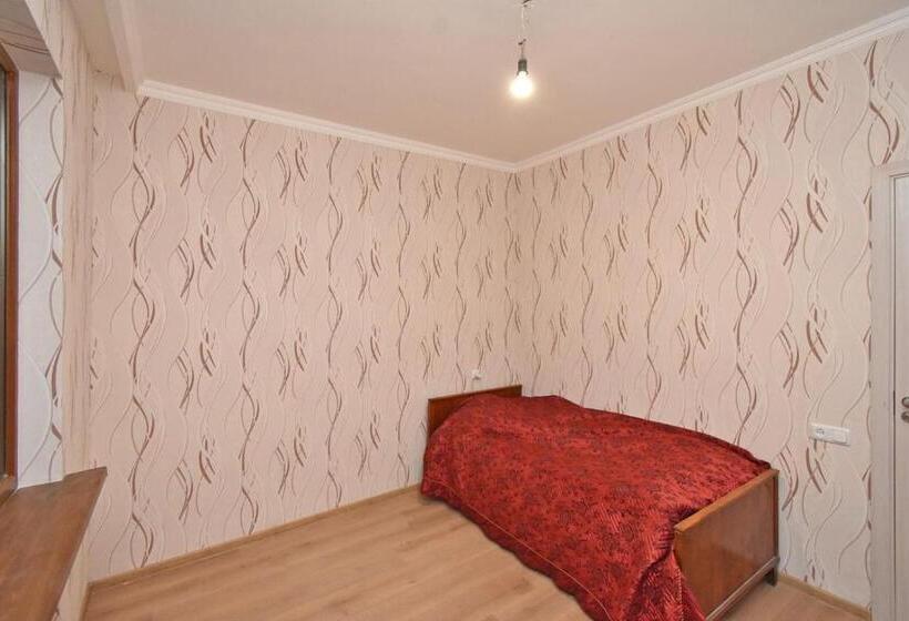 پانسیون Dream House