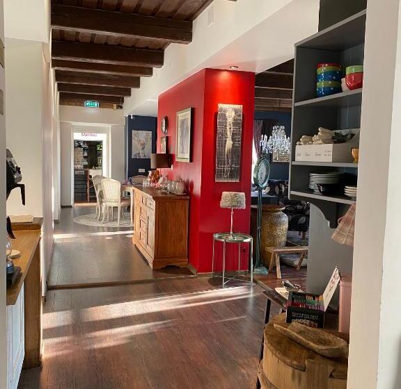 پانسیون Ontika Guesthouse