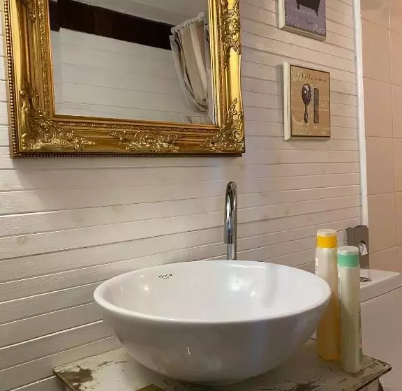پانسیون Ontika Guesthouse