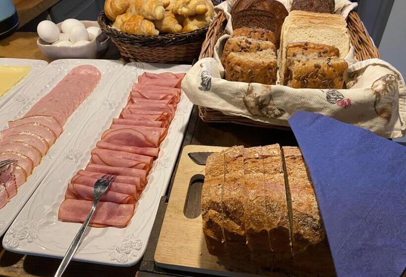 پانسیون Ontika Guesthouse