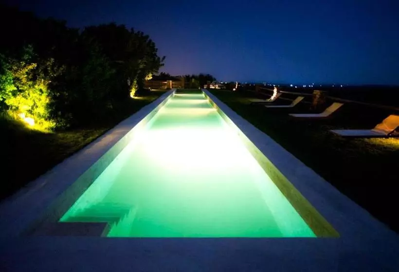 Tenuta Busulmone Con Piscina Val Di Noto Villa & Suits