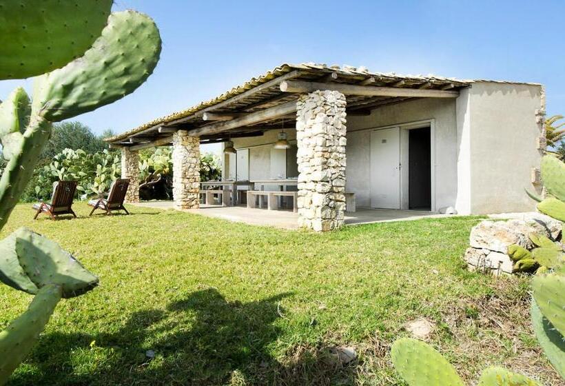 Tenuta Busulmone Con Piscina Val Di Noto Villa & Suits