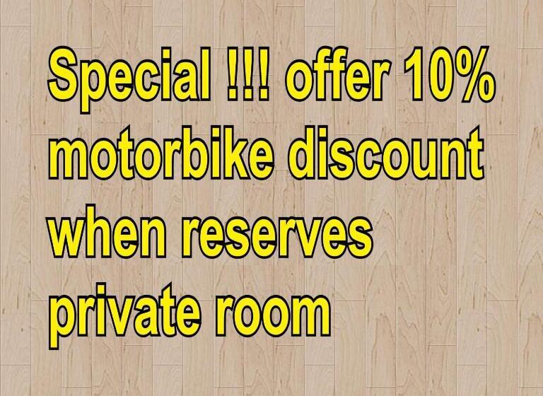 Three Hostel At Night Market Pakchong