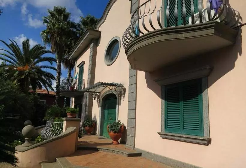 Aamiaismajoitus (B&B) Villa Laura
