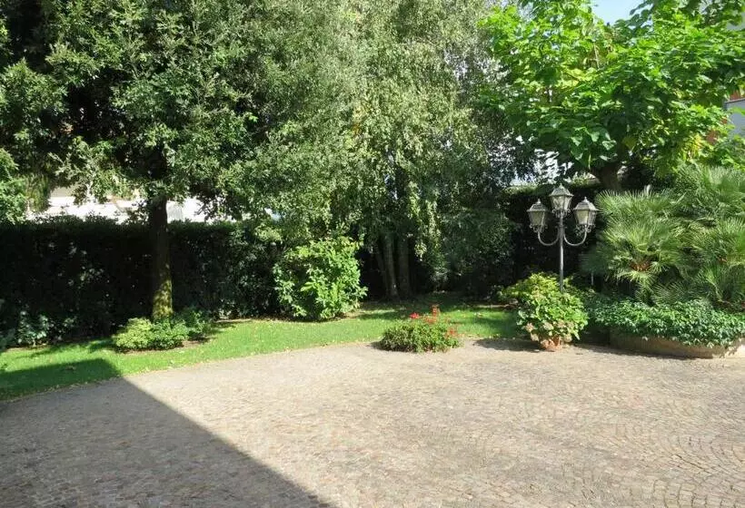 Aamiaismajoitus (B&B) Villa Laura