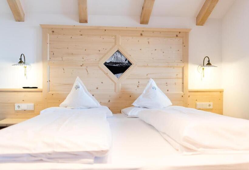 בית מלון כפרי Alaska