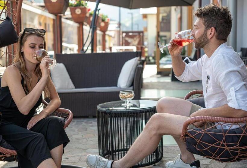 Отель Arcangelo 3 Stelle Superior