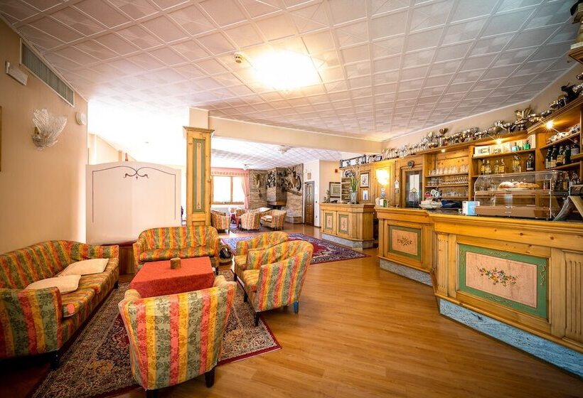 ホテル Club Funivia