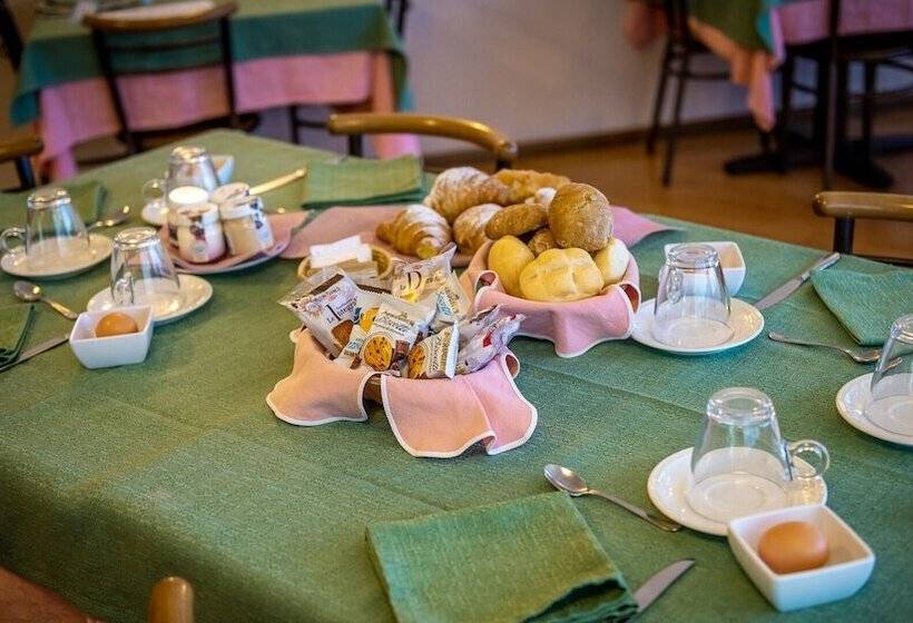 ホテル Club Funivia