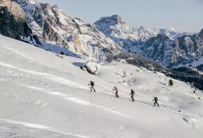 Hotelli Fiori Dolomites Experience
