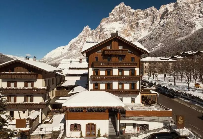 Hotelli Fiori Dolomites Experience