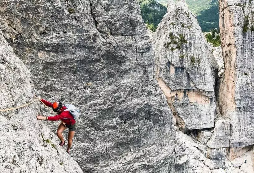 Hotelli Fiori Dolomites Experience