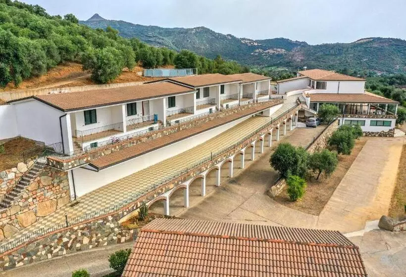 هتل Is Murtas
