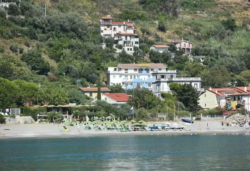 Hotelli La Carruba