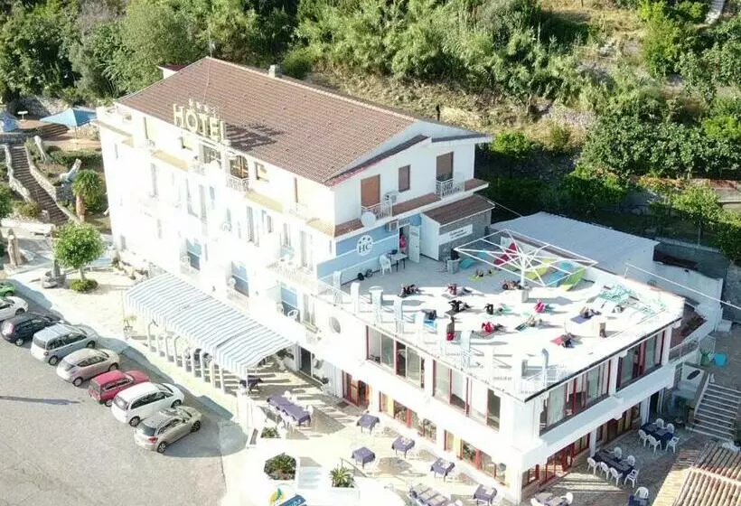 Hotelli La Carruba