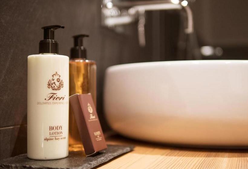 בית מלון כפרי Fiori Dolomites Experience