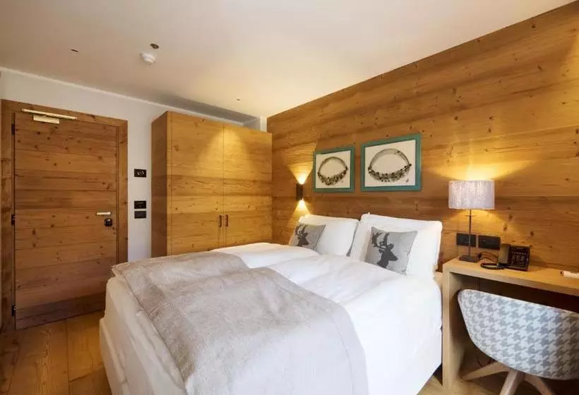 Hotelli Fiori Dolomites Experience