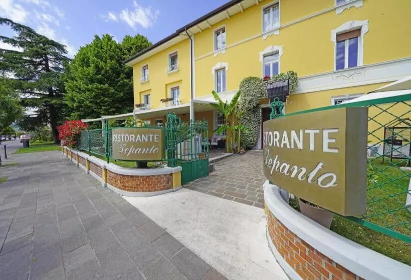 ホテル Ristorante Lepanto