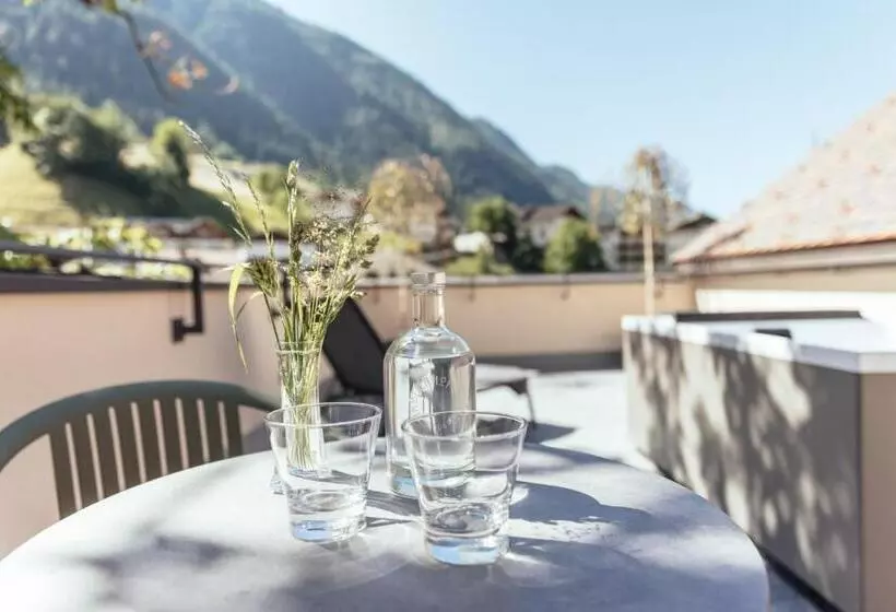 Hotelli Tirolerhof