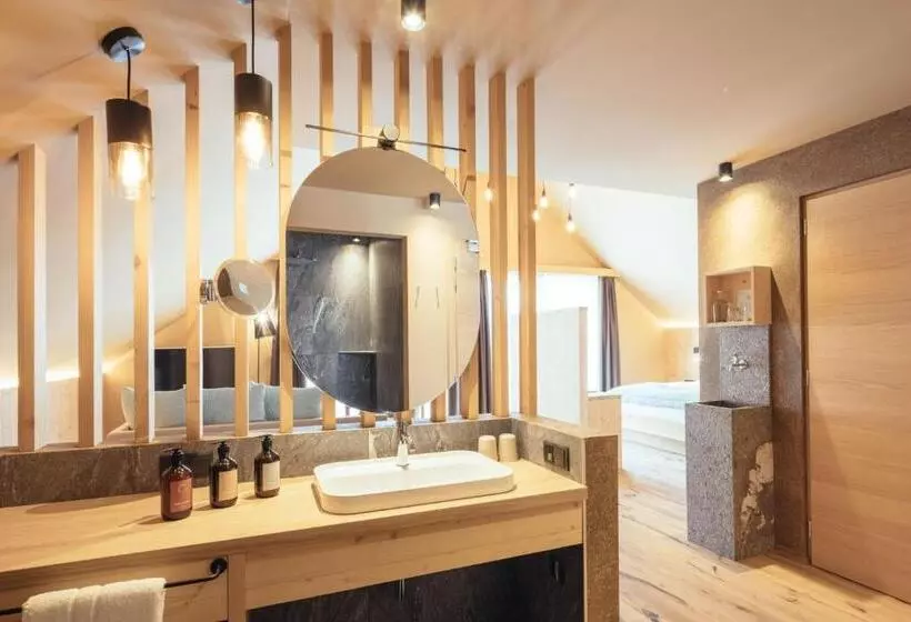 Hotelli Tirolerhof
