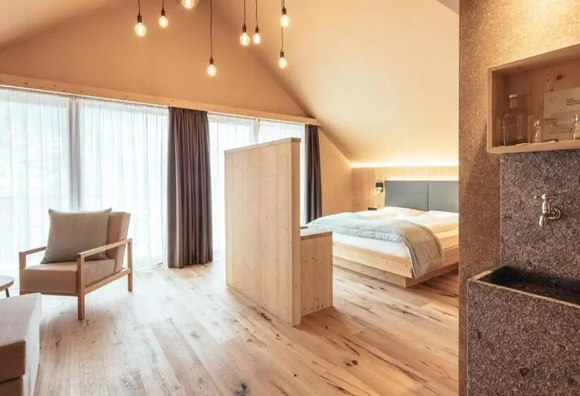 Hotelli Tirolerhof