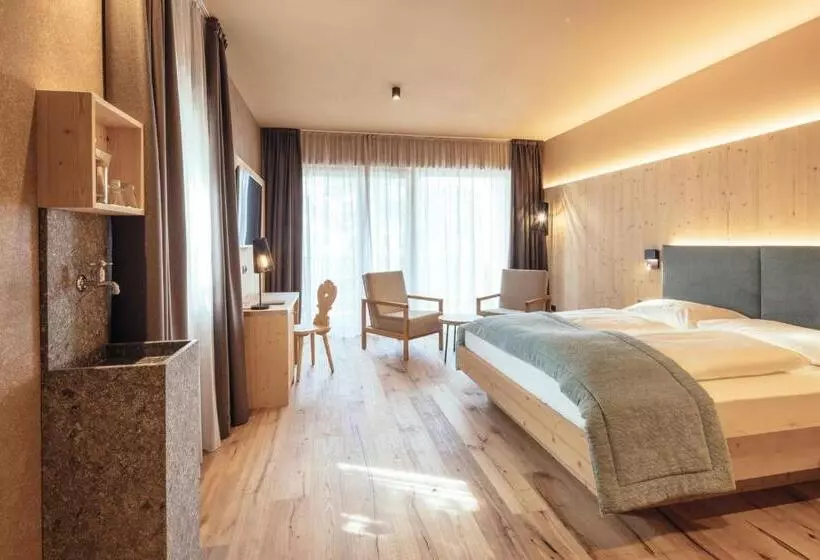 Hotelli Tirolerhof