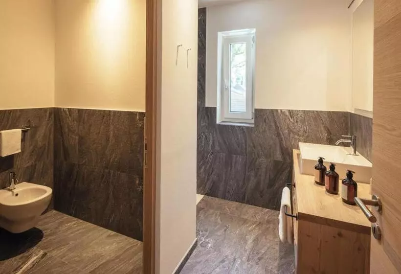 Hotelli Tirolerhof