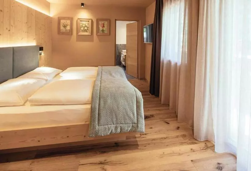 Hotelli Tirolerhof