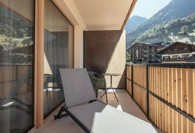 Hotelli Tirolerhof