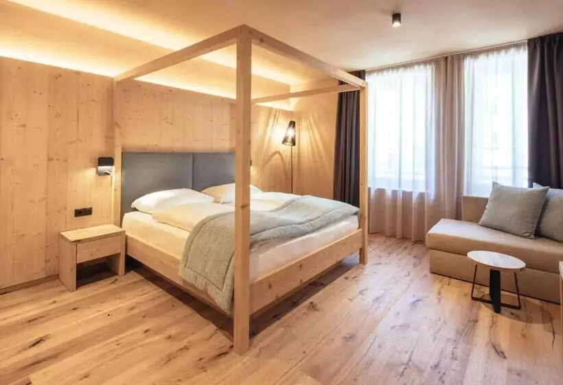 Hotelli Tirolerhof