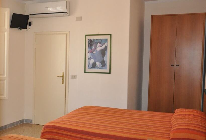 هتل Verdesolemare