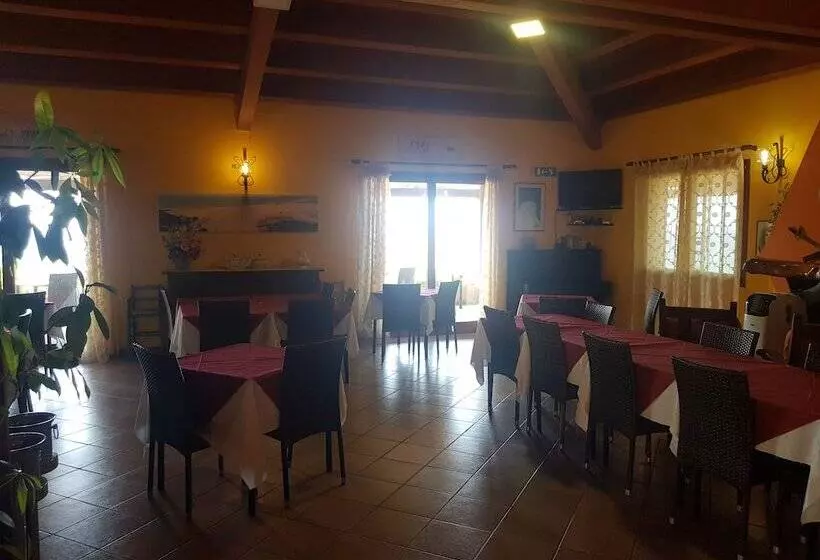 Hotelli Villaggio Sabbie D Oro