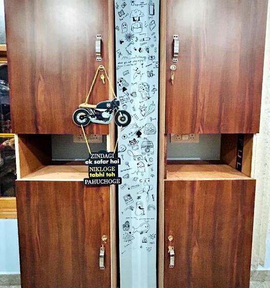 Общежитие Clovee S Rooms Dorms And Restro