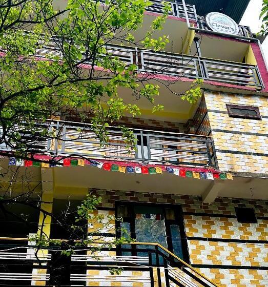 Общежитие Clovee S Rooms Dorms And Restro