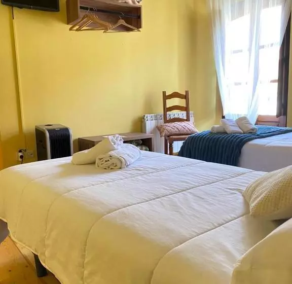 Hotelli Restaurante Agapio De Tresniño