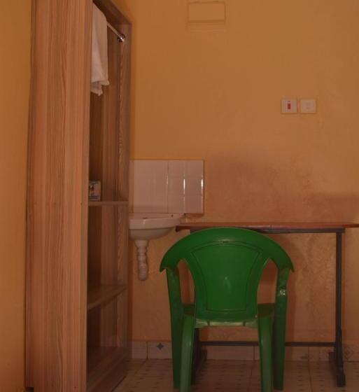 هتل The Farm Bar And Restaurant