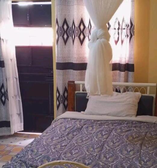 هتل The Farm Bar And Restaurant