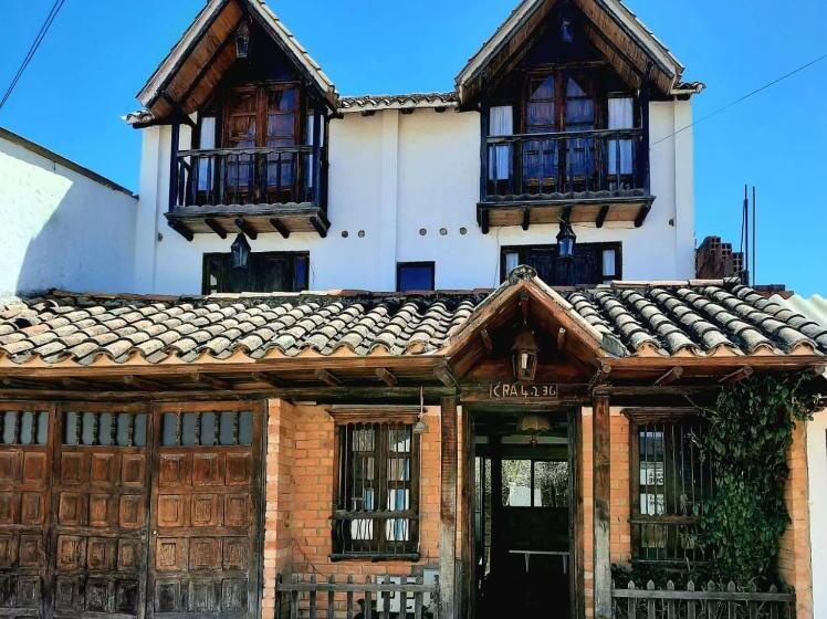 פנסיון Hostal Oycate