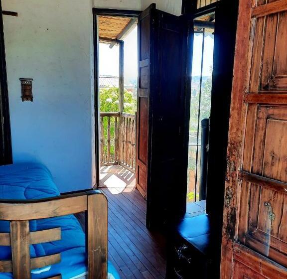 פנסיון Hostal Oycate